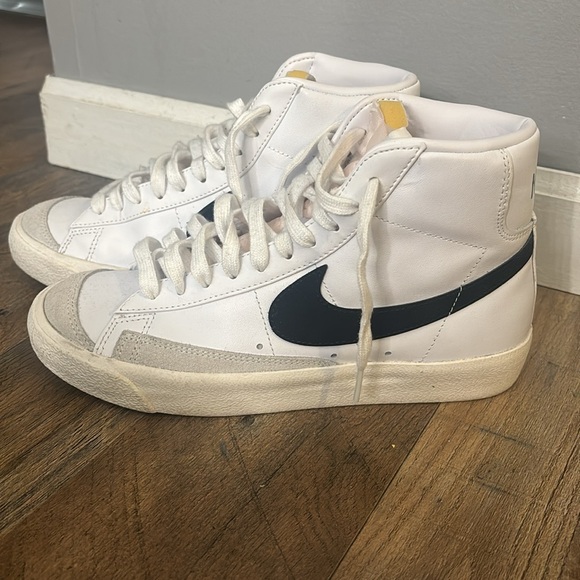 MAKE AN OFFER!!! GREAT CONDITION!! - Picture 3 of 6